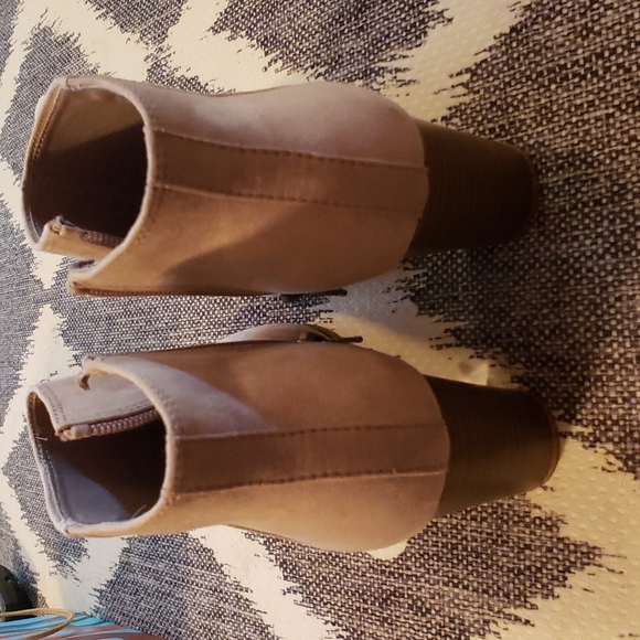 Old Navy boots - Picture 2 of 3
